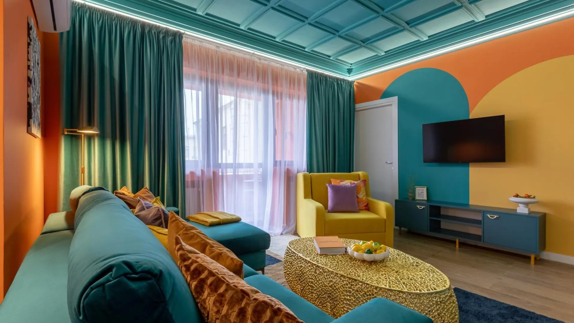 Wes Anderson In Bucharest Apartment